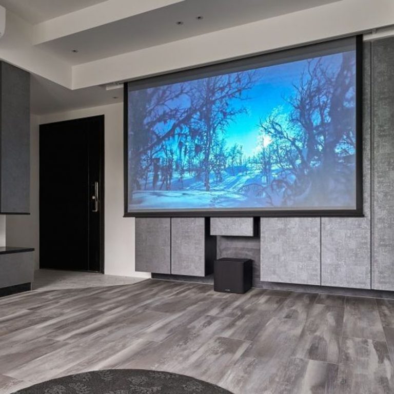 Motorized projection screen application