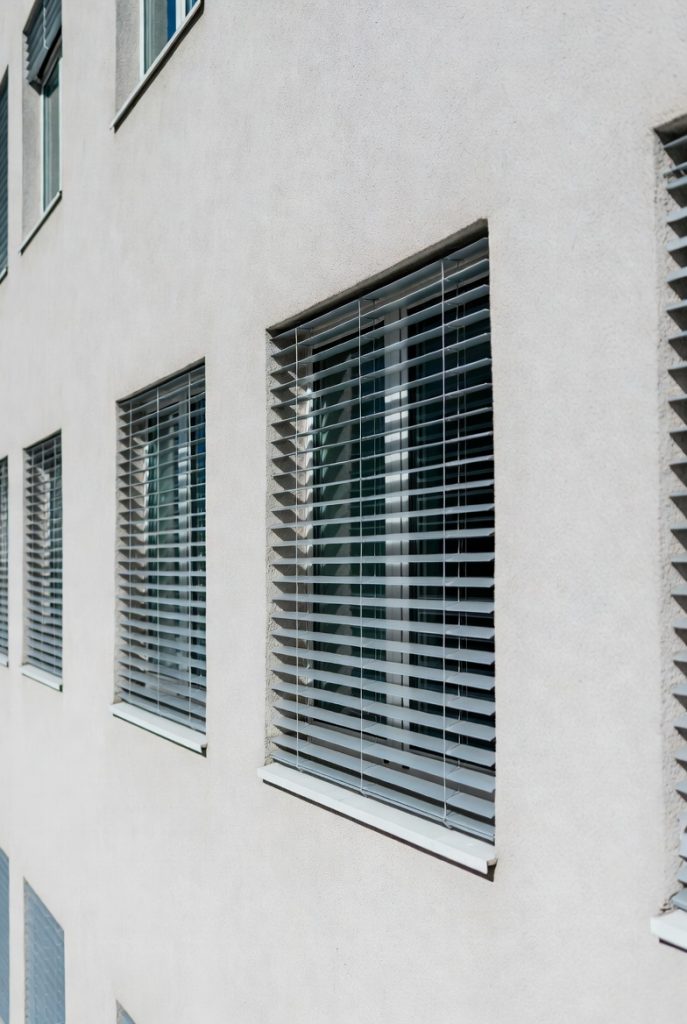 Venetian blinds