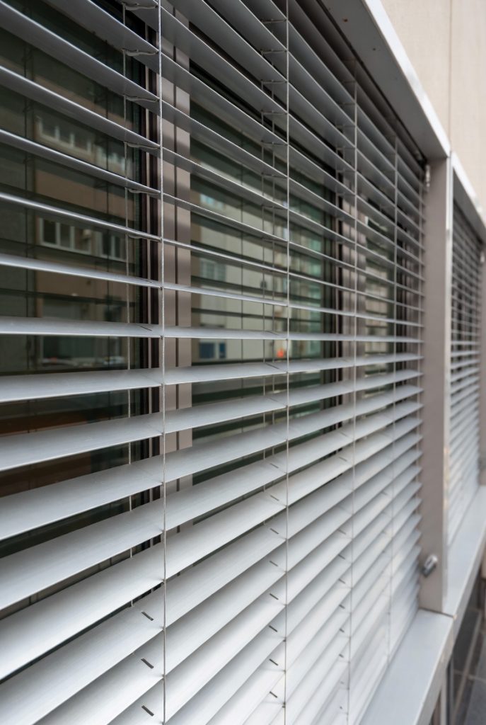 motorized Venetian blinds